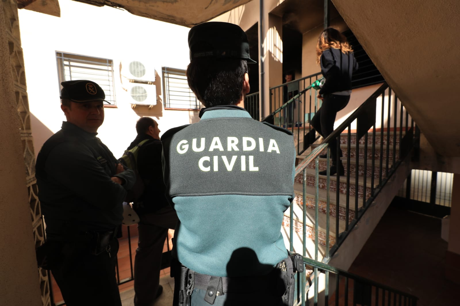 Quince personas han tenido que ser desalojadas mientras los Bomberos intervenían en el inmueble