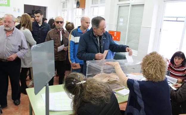 ¿Vas a estar hoy en una mesa electoral? Descubre lo que te van a pagar y lo que debes hacer