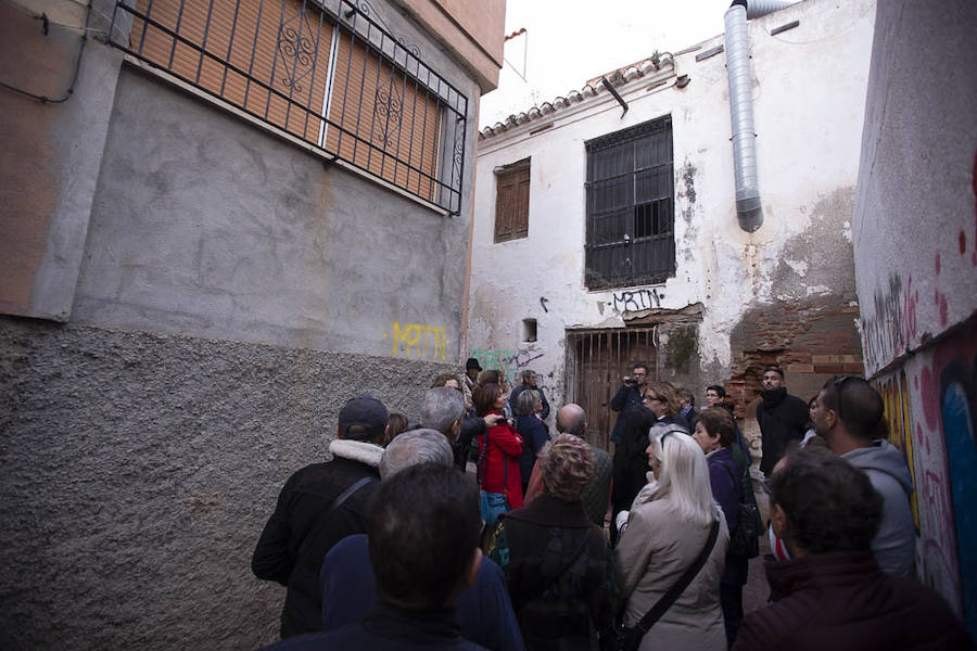 De la mano del historiador Manuel Domínguez, el paseo la ruta organizada por la asociación cultural Masip volvió a ser un éxito