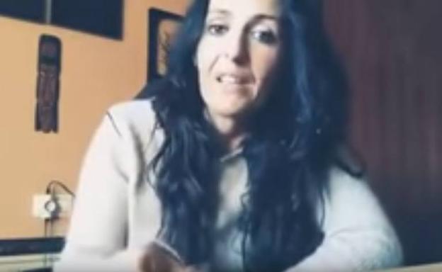 Imagen del vídeo en el que Ana Martín insulta al presentador de televisión.