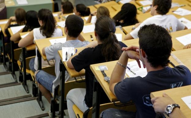 Educación: ¿Se debe prohibir la calculadora en el examen de Selectividad? Los profesores de matemáticas dicen que no