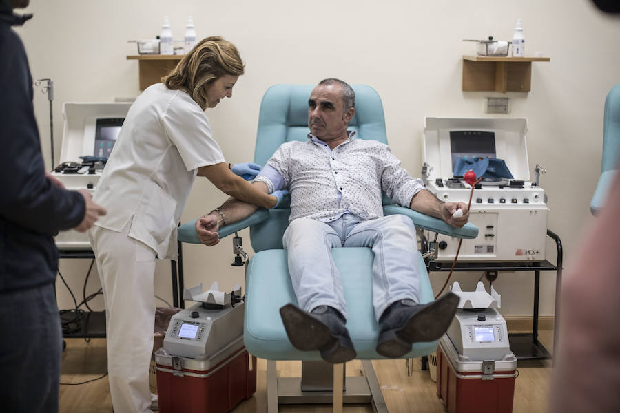 Enrique Francisco Ojea, albaicinero, es el mayor donante de sangre de España y anima a todos a que donen para ayudar a los demás 