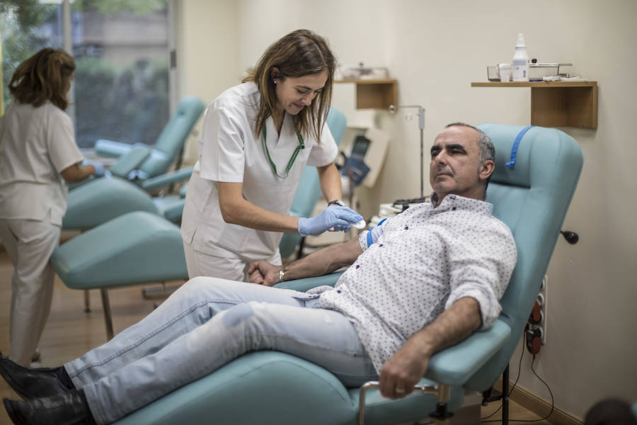 Enrique Francisco Ojea, albaicinero, es el mayor donante de sangre de España y anima a todos a que donen para ayudar a los demás 