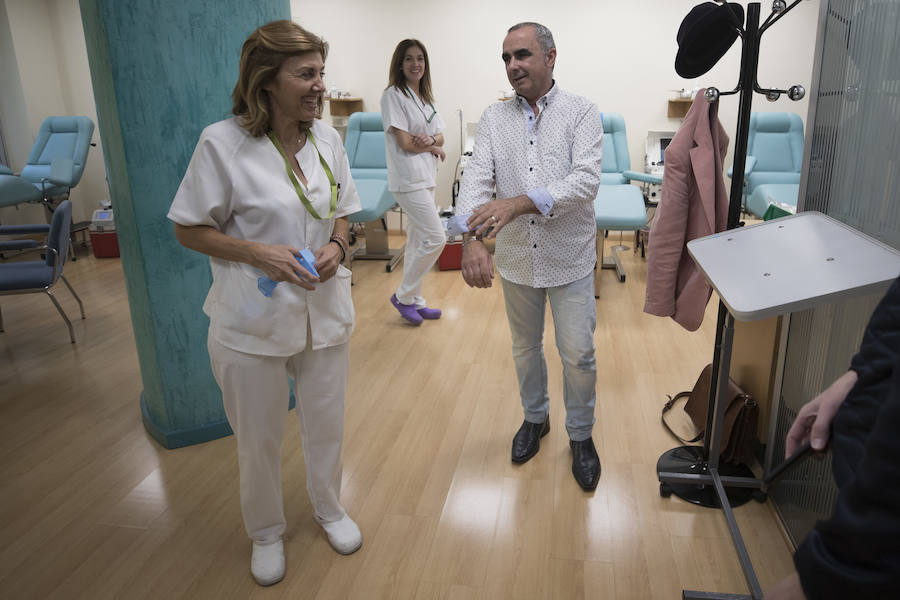 Enrique Francisco Ojea, albaicinero, es el mayor donante de sangre de España y anima a todos a que donen para ayudar a los demás 