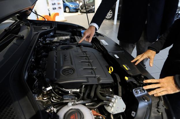 Los concesionarios han registrado una importante caída de la venta de coches diésel.