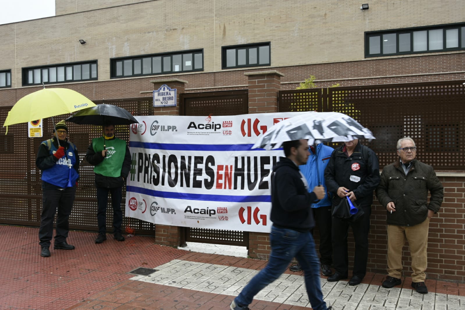 Su acción ha obligado a efectuar cortes tráfico en el distrito Beiro de la capital