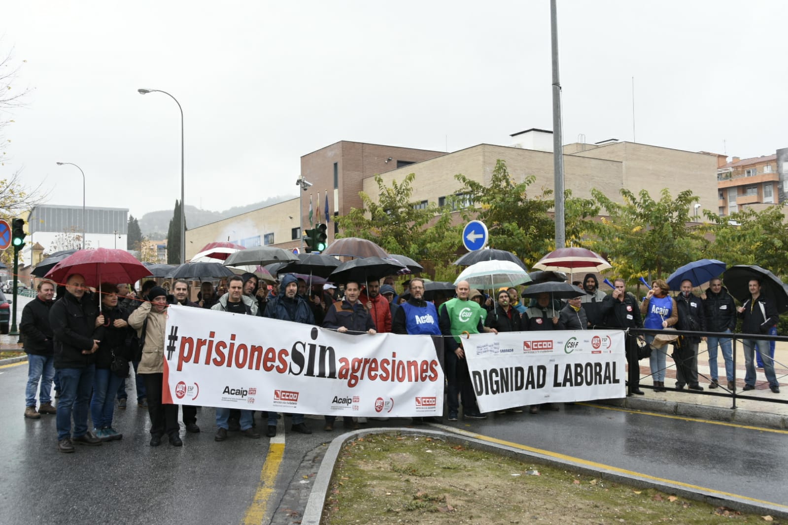 Su acción ha obligado a efectuar cortes tráfico en el distrito Beiro de la capital