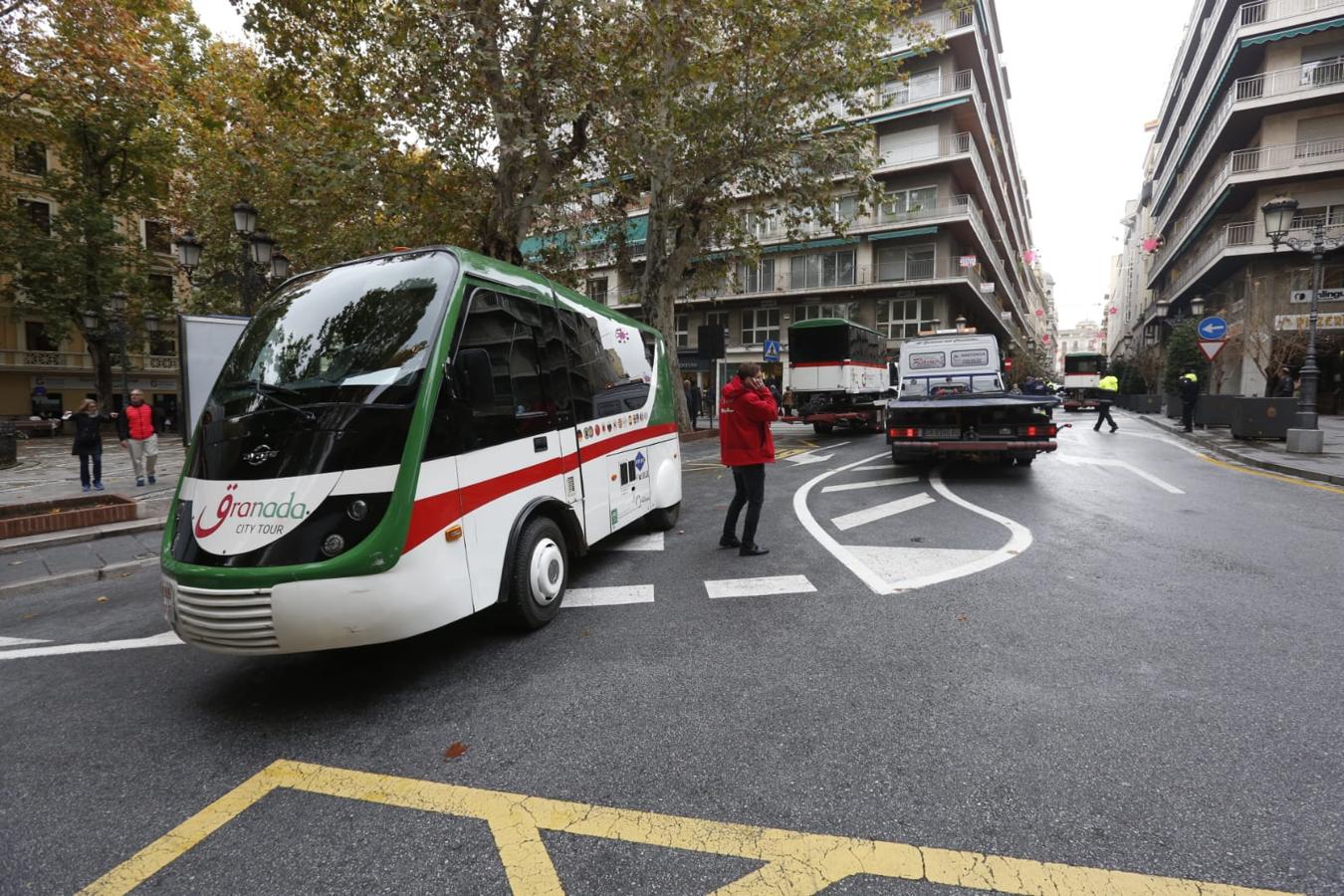 La retirada del vehículo ha obligado a cortar el tráfico en la calle Ángel Ganivet