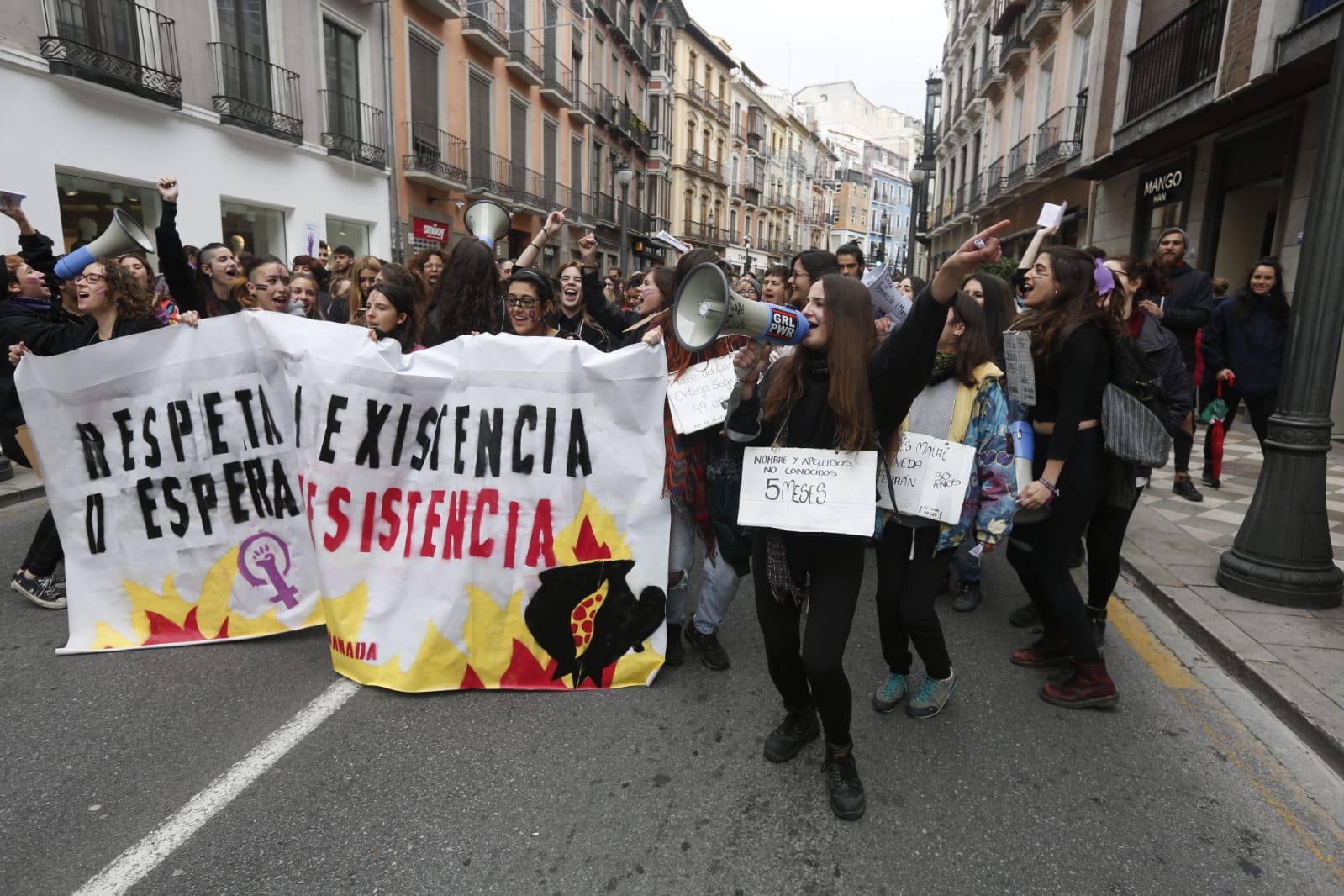 Más de 3.000 personas se manifiestan contra est lacra social