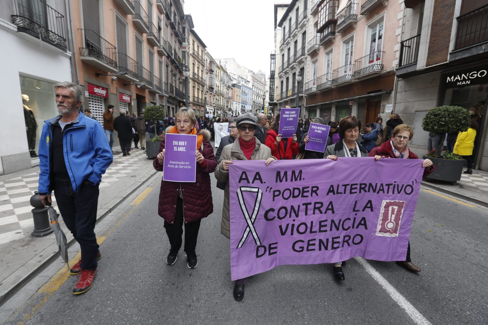 Más de 3.000 personas se manifiestan contra est lacra social