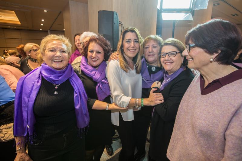 La presidenta de la Junta ha visitado Granada este 25-N en plena campaña electoral