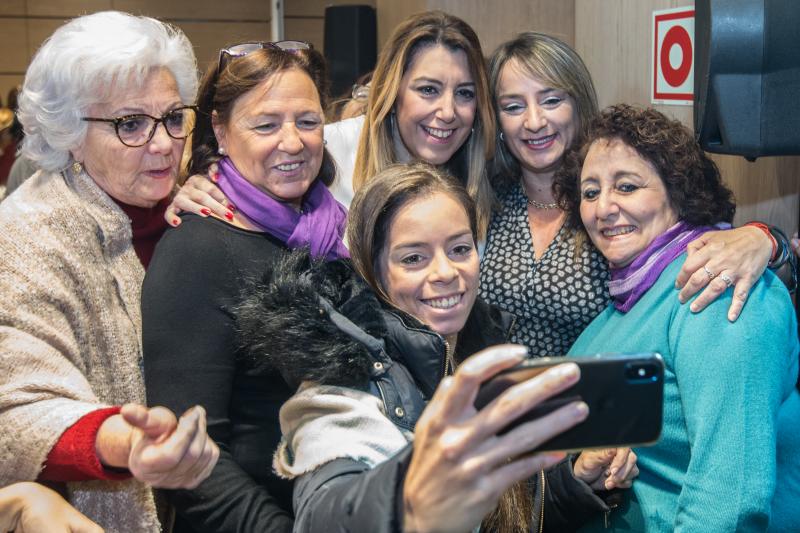 La presidenta de la Junta ha visitado Granada este 25-N en plena campaña electoral