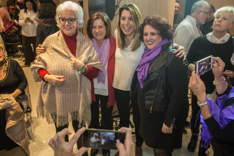 La presidenta de la Junta ha visitado Granada este 25-N en plena campaña electoral