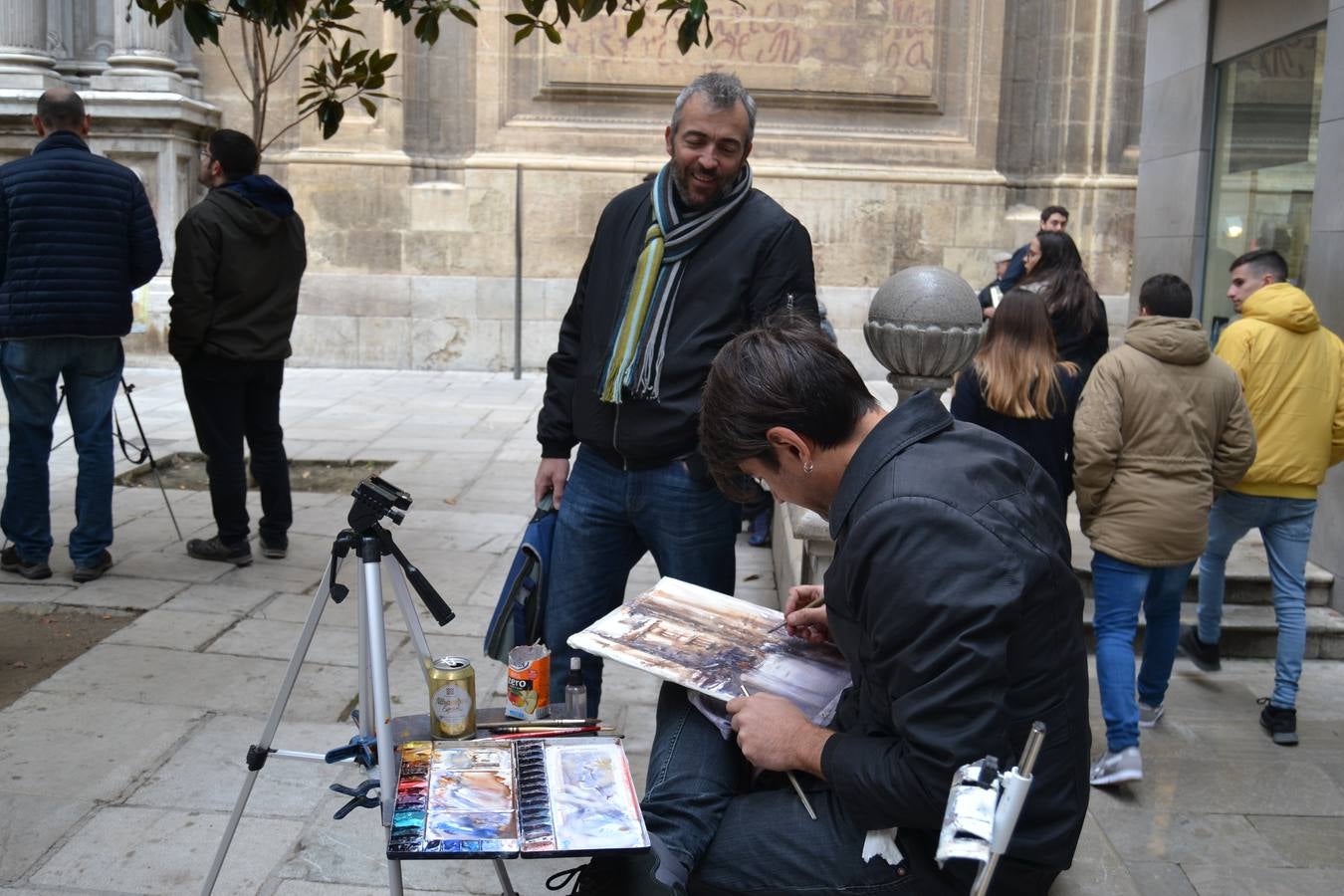 Un centenar de pintores de Andalucía Oriental celebraron el domingo, 25 de noviembre, el Día Mundial de la Acuarela, en el entorno de la Catedral de Granada