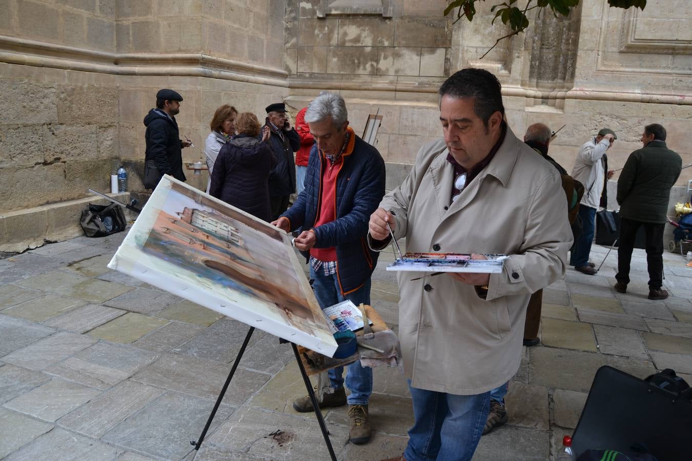 Un centenar de pintores de Andalucía Oriental celebraron el domingo, 25 de noviembre, el Día Mundial de la Acuarela, en el entorno de la Catedral de Granada