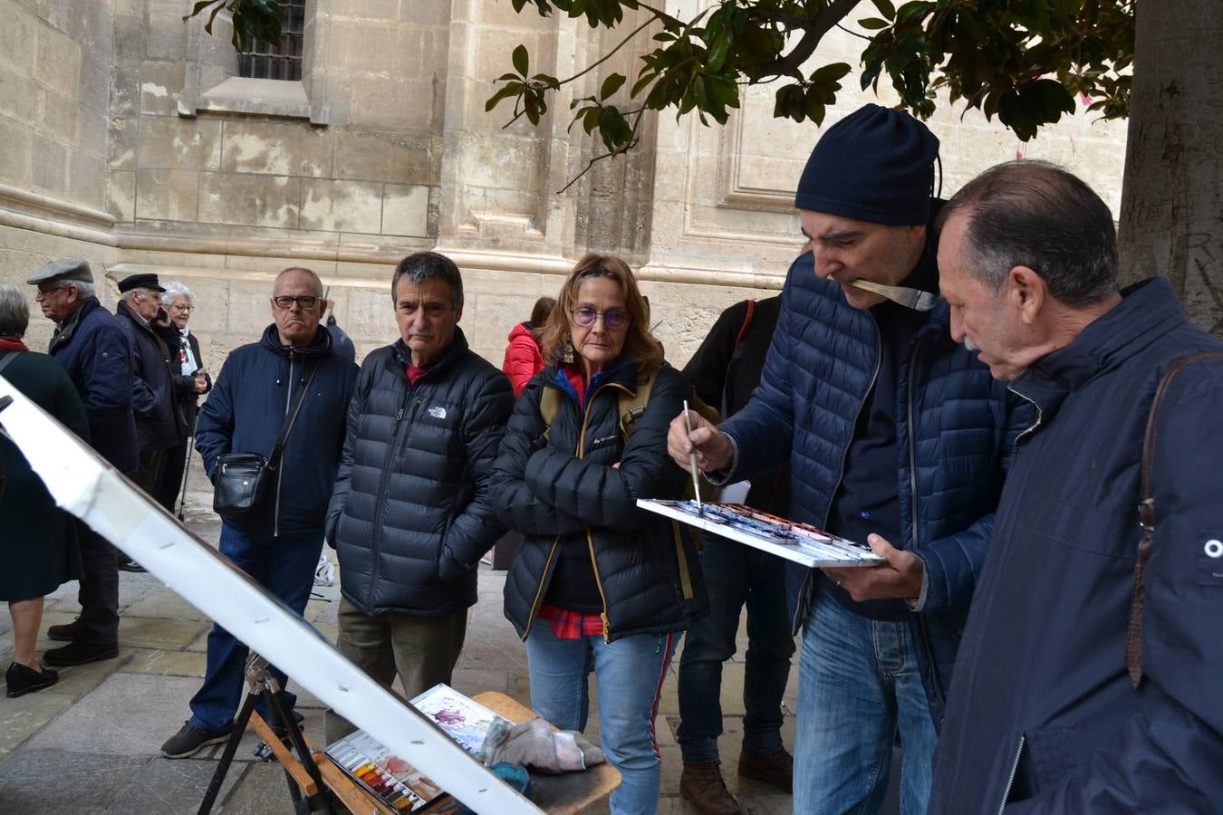 Un centenar de pintores de Andalucía Oriental celebraron el domingo, 25 de noviembre, el Día Mundial de la Acuarela, en el entorno de la Catedral de Granada