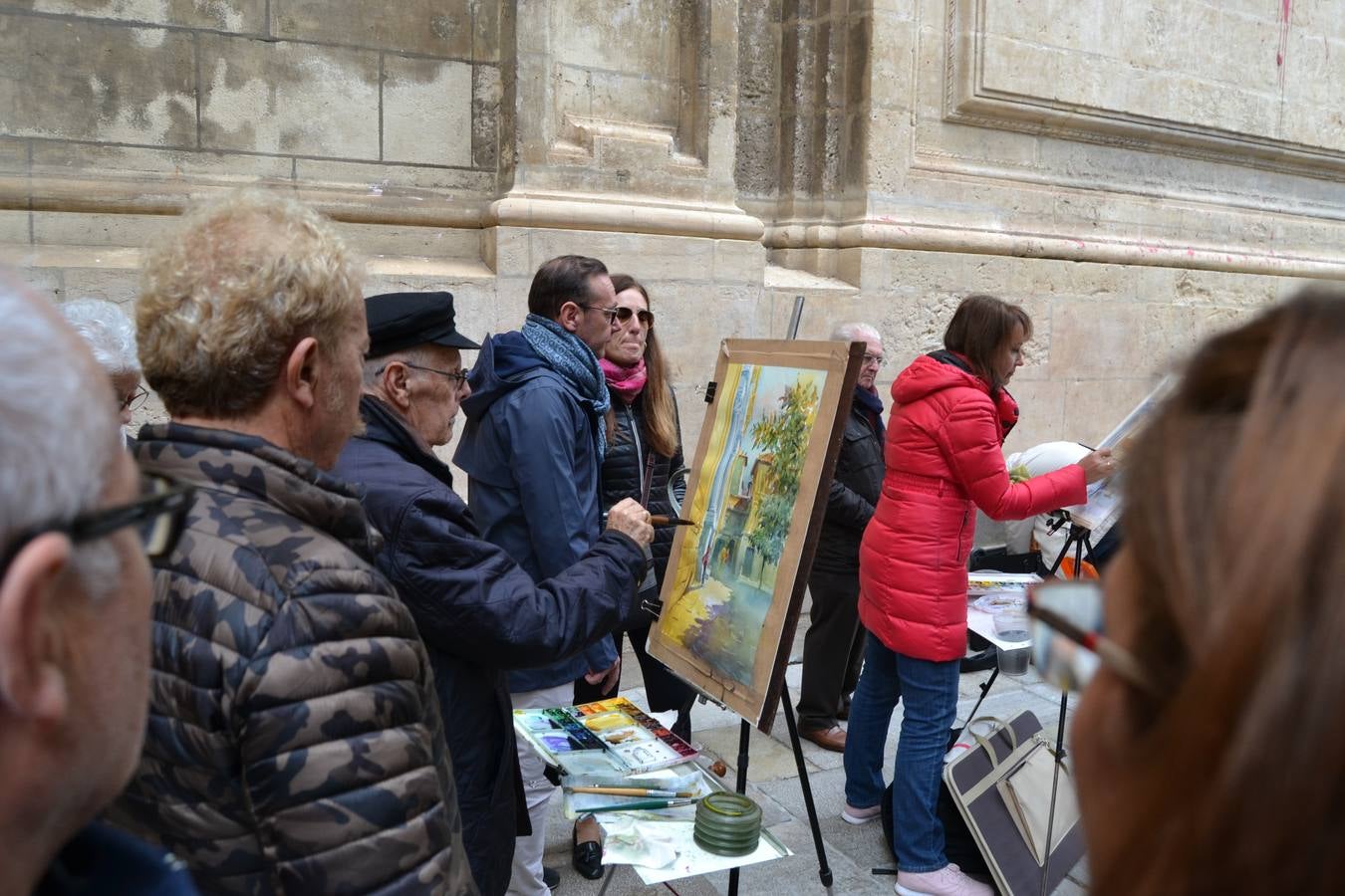 Un centenar de pintores de Andalucía Oriental celebraron el domingo, 25 de noviembre, el Día Mundial de la Acuarela, en el entorno de la Catedral de Granada