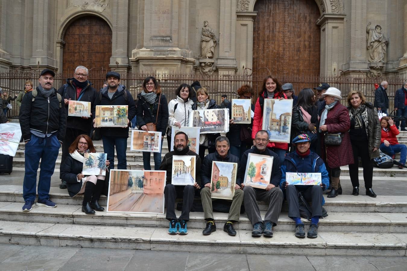 Un centenar de pintores de Andalucía Oriental celebraron el domingo, 25 de noviembre, el Día Mundial de la Acuarela, en el entorno de la Catedral de Granada