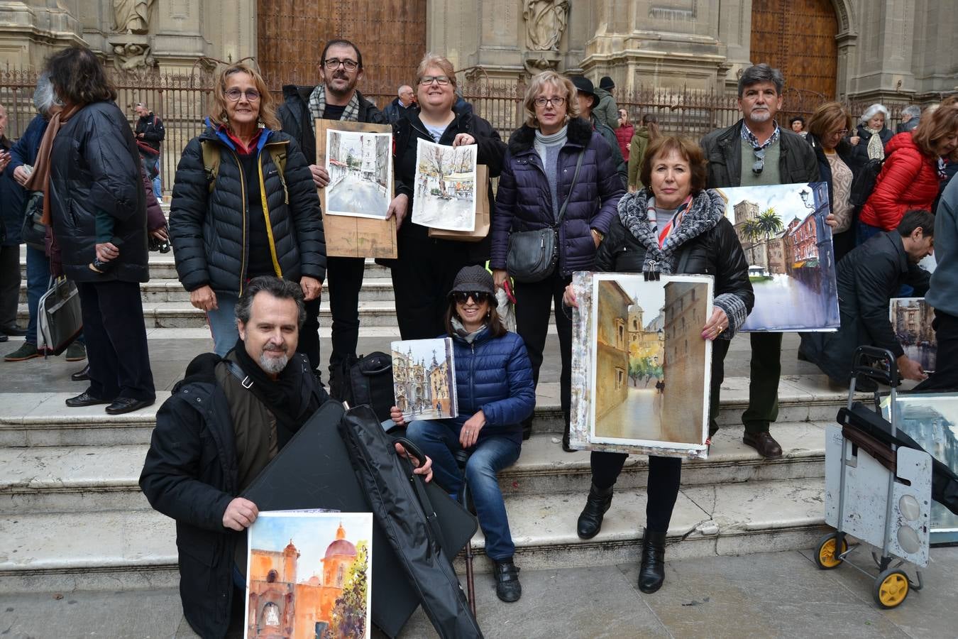 Un centenar de pintores de Andalucía Oriental celebraron el domingo, 25 de noviembre, el Día Mundial de la Acuarela, en el entorno de la Catedral de Granada