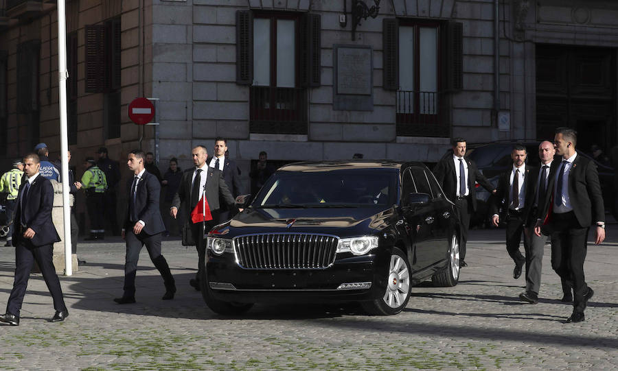 Recibimiento oficial de los Reyes al presidente de la República Popular China, Sr. Xi Jinping y su esposa, Peng Liyuan, en el Palacio Real de Madrid.