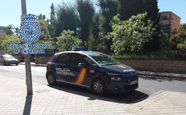 Dos detenidos en Granada por tráfico de drogas, con causas pendientes y un decreto de expulsión
