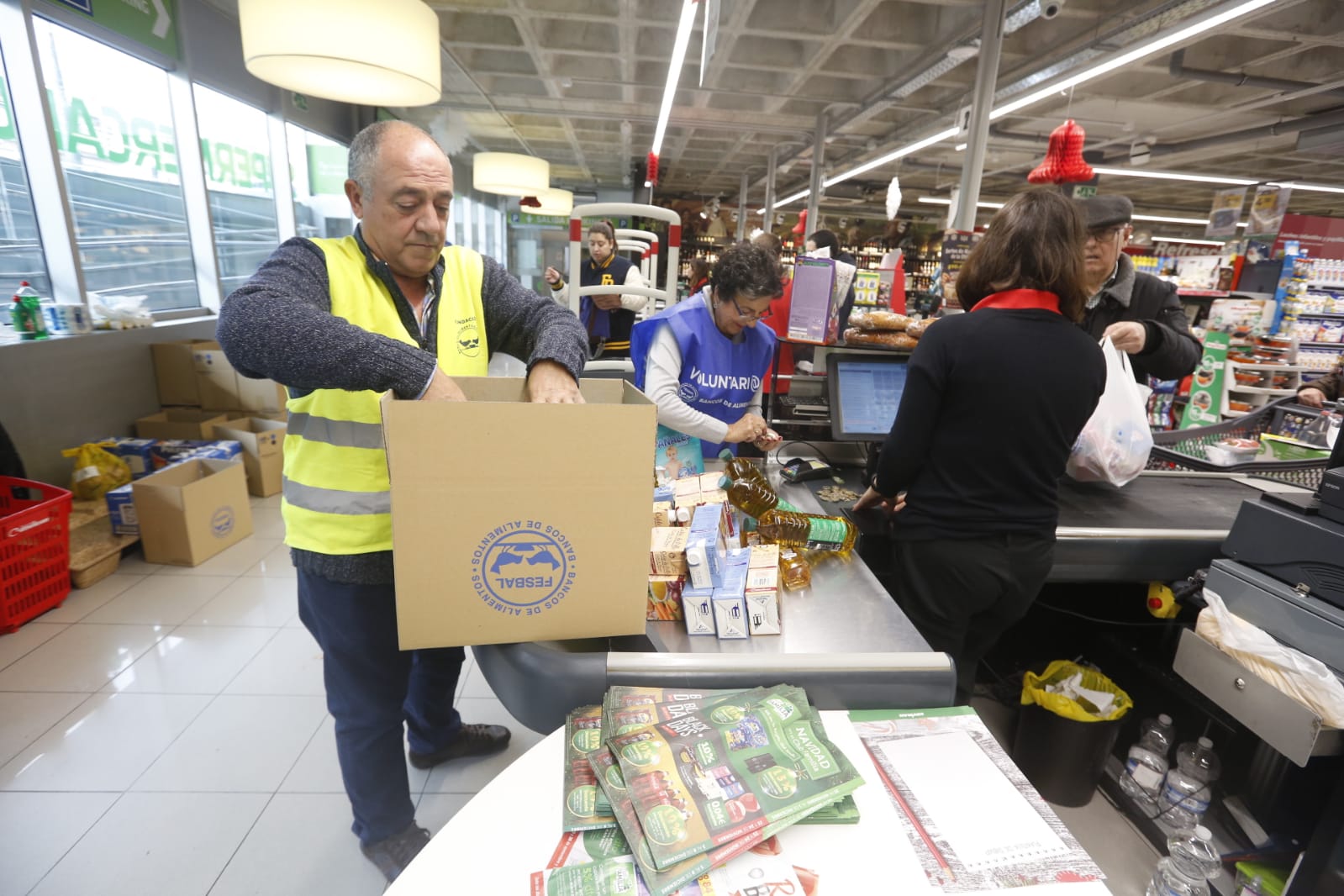 Más de 3.000 voluntarios y 450 tiendas participan en esta iniciativa del Banco de Alimentos