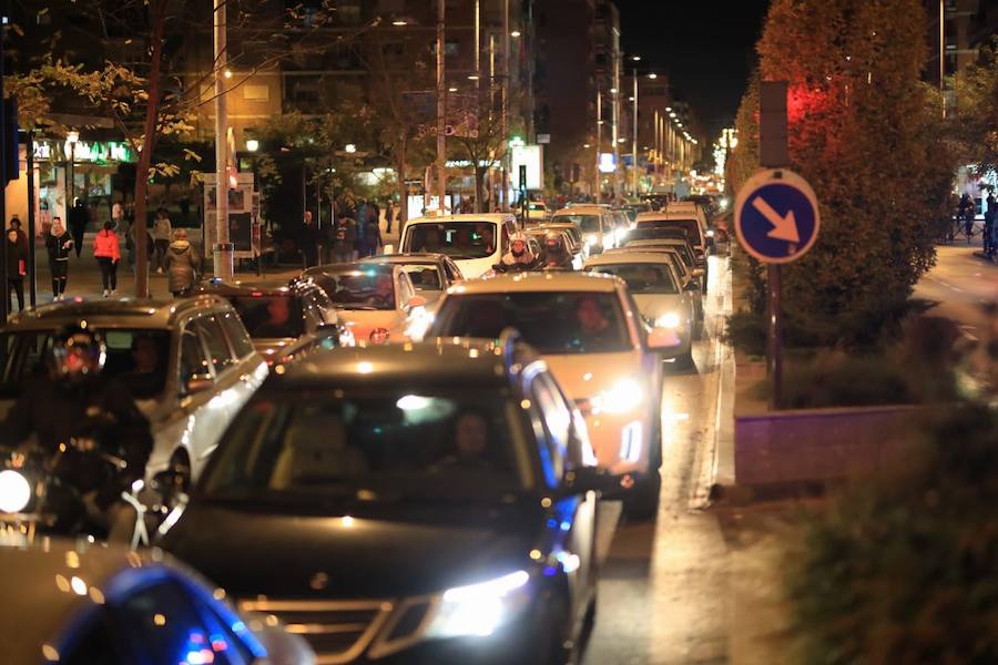 La concentración, convocada a las 18.00 horas, ha derivado en una manifestación que ha obligado a cortar calles del centro.