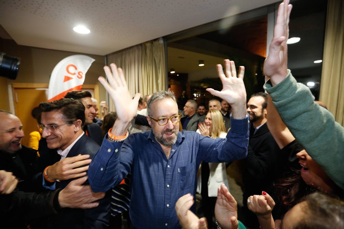 Repaso en instantáneas de una jornada intensa de elecciones en Granada