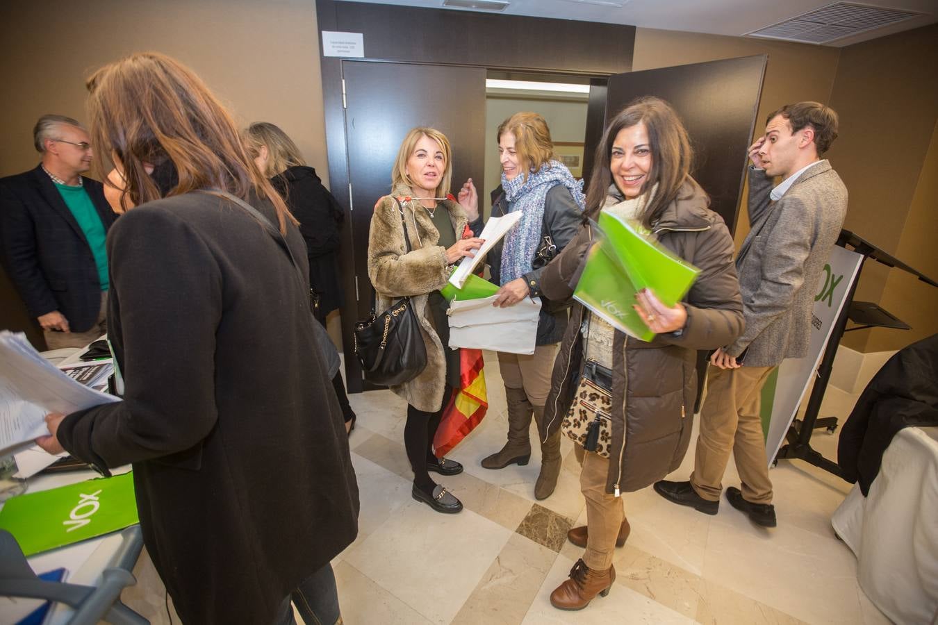 Repaso en instantáneas de una jornada intensa de elecciones en Granada