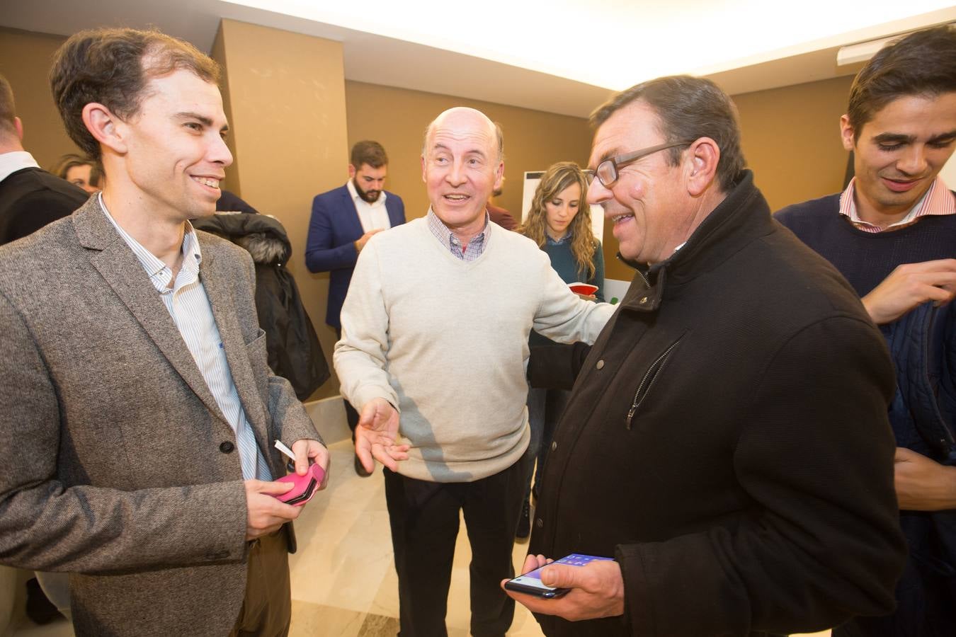 Repaso en instantáneas de una jornada intensa de elecciones en Granada