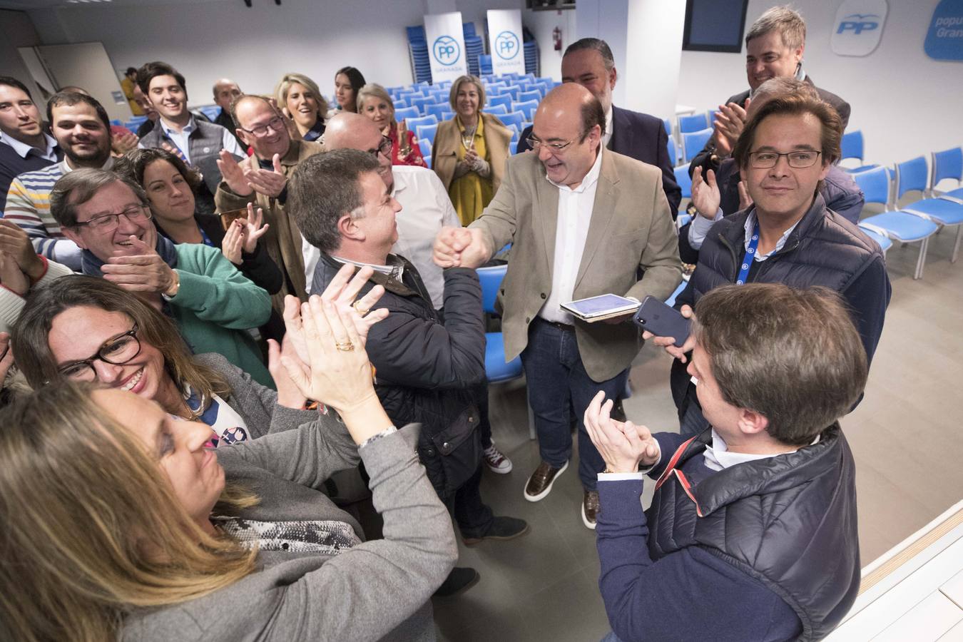 Repaso en instantáneas de una jornada intensa de elecciones en Granada