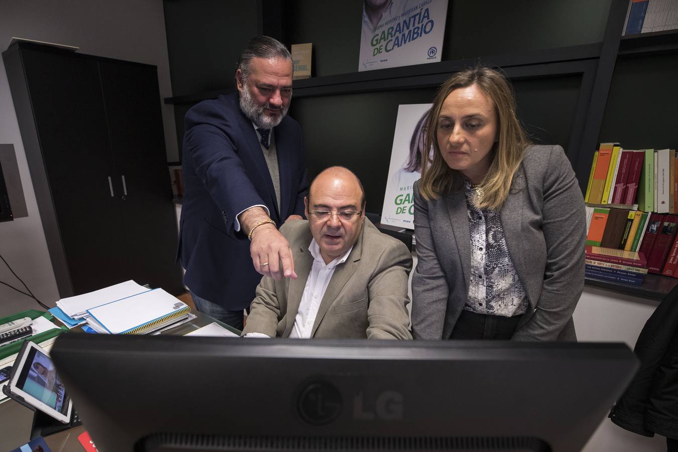 Repaso en instantáneas de una jornada intensa de elecciones en Granada