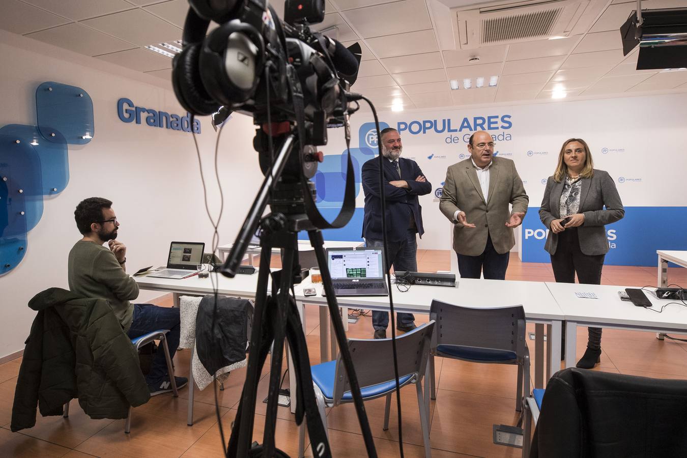 Repaso en instantáneas de una jornada intensa de elecciones en Granada