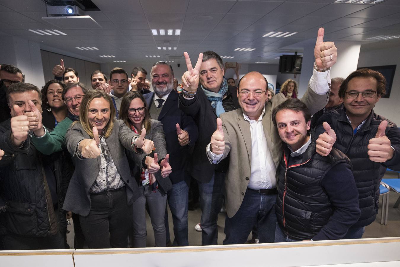 Repaso en instantáneas de una jornada intensa de elecciones en Granada