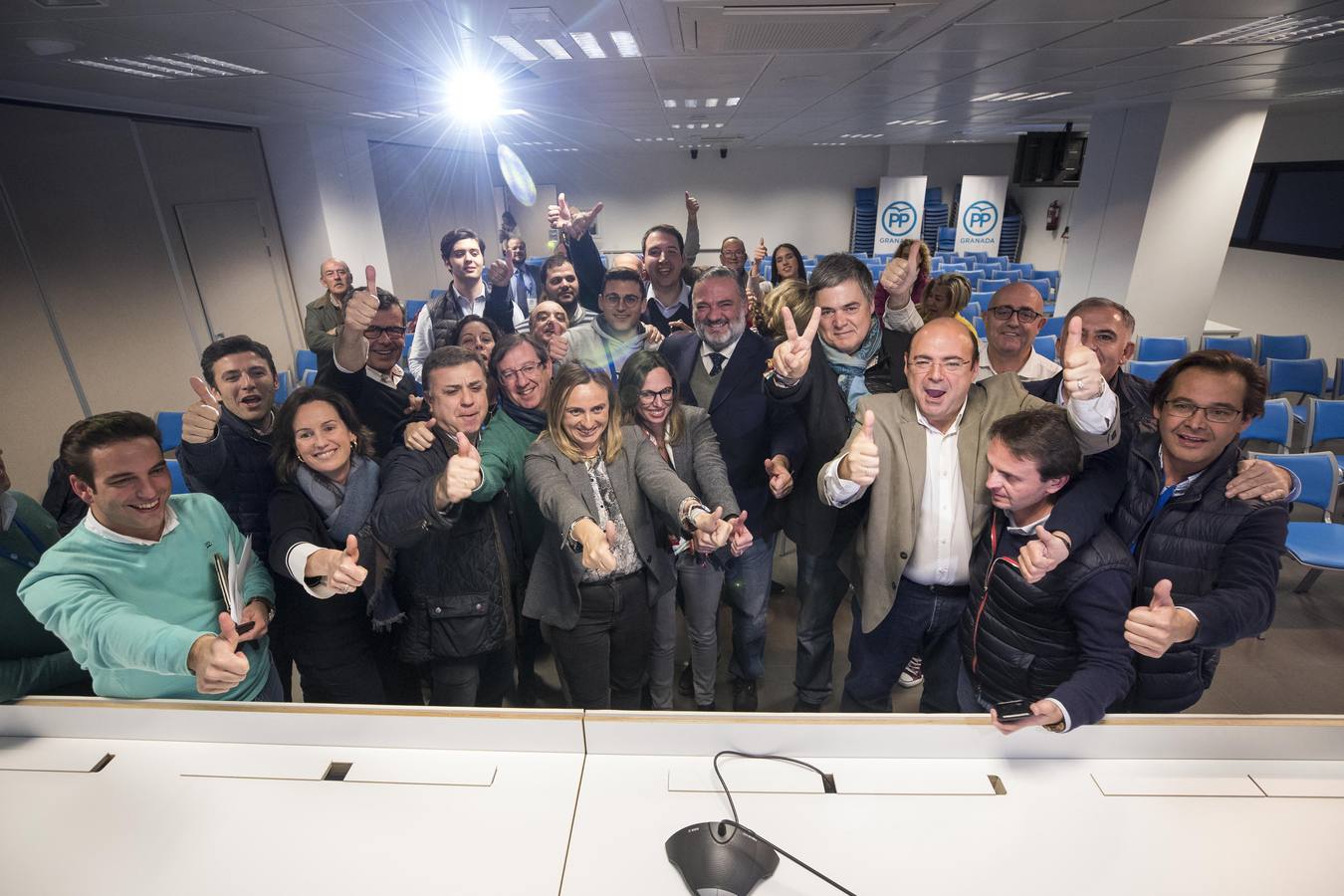 Repaso en instantáneas de una jornada intensa de elecciones en Granada