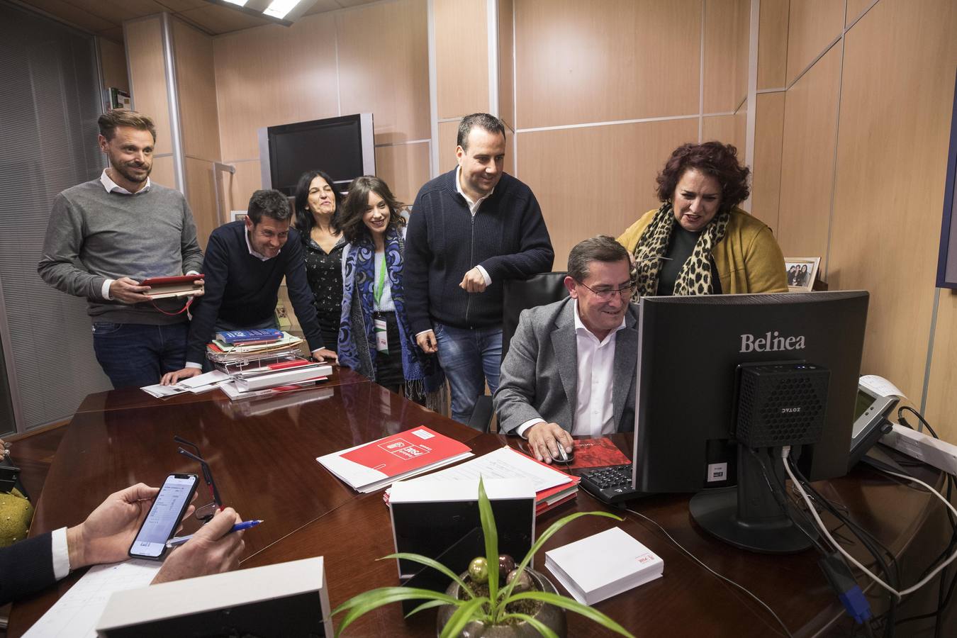 Repaso en instantáneas de una jornada intensa de elecciones en Granada