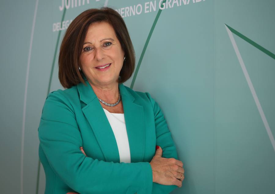 María José Sánchez Rubio. PSOE. Nació: Casarabonela (Málaga), 1954. Formación: Licenciada en Psicología y diplomada en Trabajo Social y en Gerontología Social. Último cargo: Parlamentaria andaluza y consejera de Igualdad y Políticas Sociales (2015-2018). Funcionaria de carrera desde 1978. Como política ha sido delegada de Asuntos Sociales en Granada (1997-2003), concejala del Ayuntamiento de Granada (2003), diputada en el Congreso (2004-2010), delegada del Gobierno en Granada (2010-2013) y consejera de Salud (2013-2015).