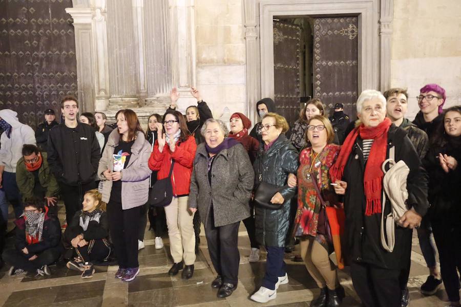 La concentración se convocó tras conocerse que el Tribunal Superior de Justicia de Navarra ratificaba la sentencia por abuso sexual