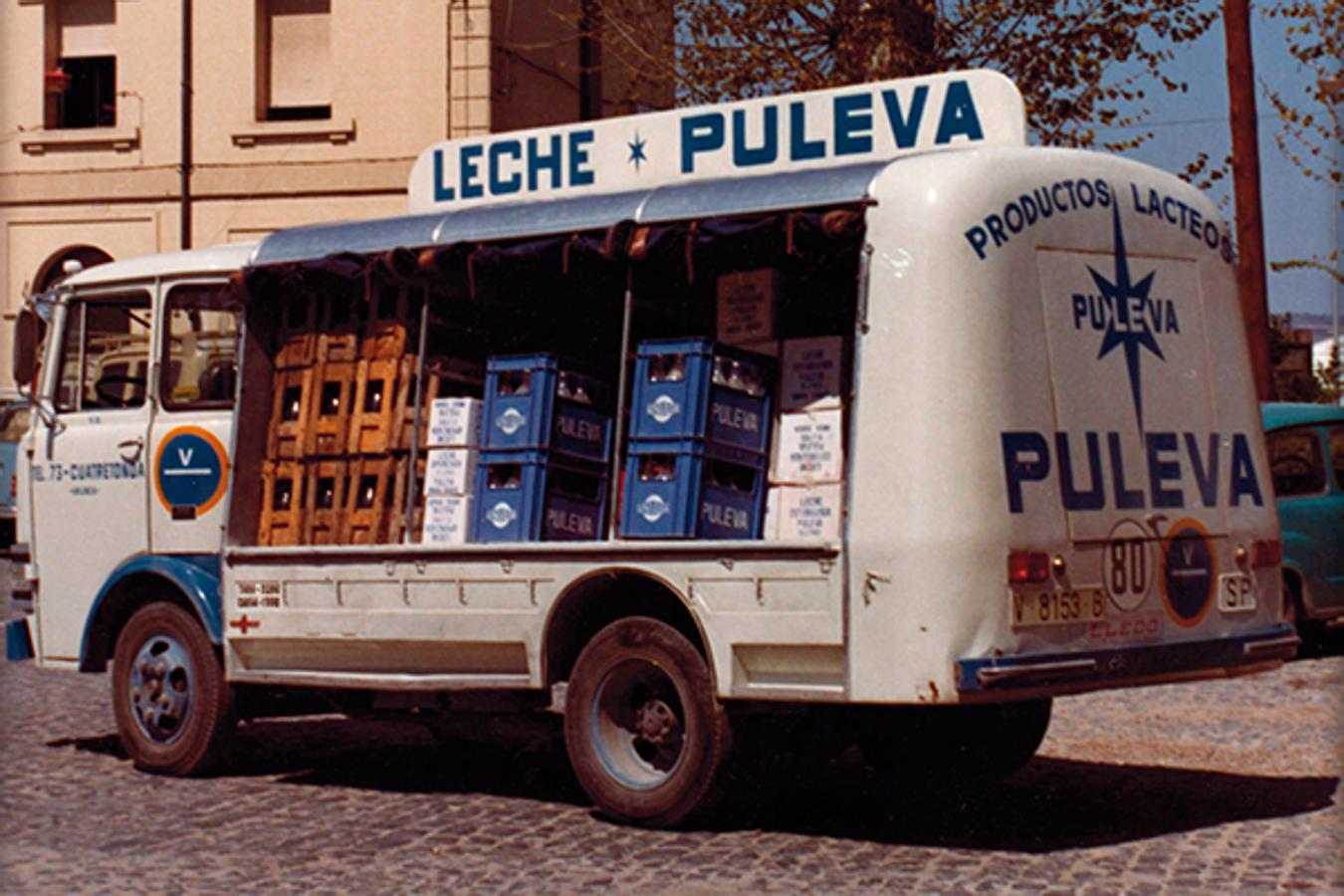 1973. OBJETIVO LEVANTE. La zona de levante fe de especial interés para la marca desde casi los inicios, dentro de su estrategia de expansión. En la imagen, un camión de reparto de PULEVA en Valencia y alrededores. 