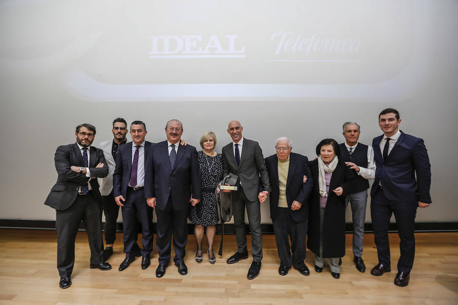 Buen ambiente durante la gala a los mejores granadinos del año 2018