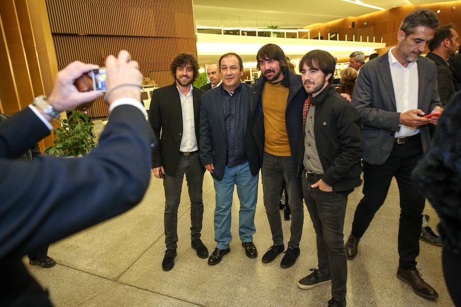 Personas de diferentes ámbitos de la sociedad granadina estuvieron en el Parque de las Ciencias para asistir al evento