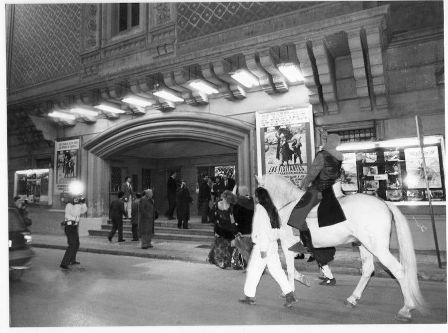 Actores en el estreno de 'Los Visitantes' el 21 de diciembre de 1993