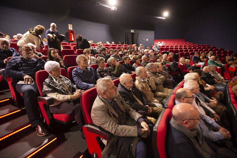 Se ha dado un reconocimiento a las personas que han colaborado para mantener este evento cultural