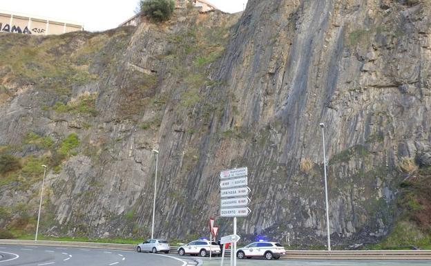 El cuerpo ha aparecido al pie de una escarpada ladera.