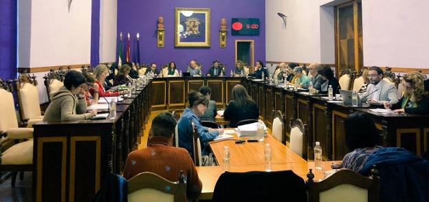 El Ayuntamiento de Jaén celebró ayer pleno ordinario del mes de diciembre. 