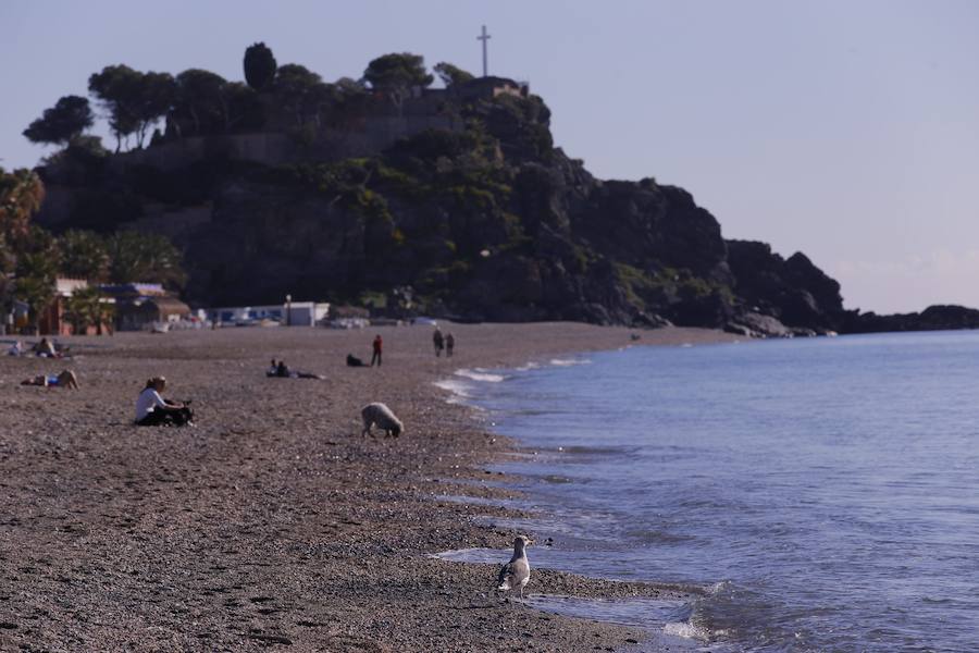 En vísperas de Navidad el buen tiempo acompaña en el litoral granadino