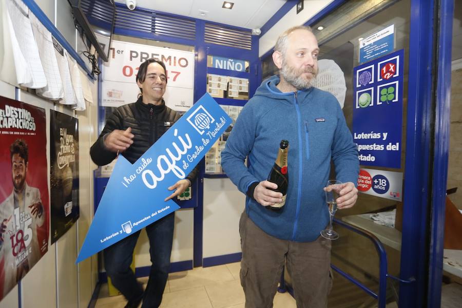 El primer premio, el tercero, uncuarto y algunos quintos, han dejado dinero en la provincia granadina