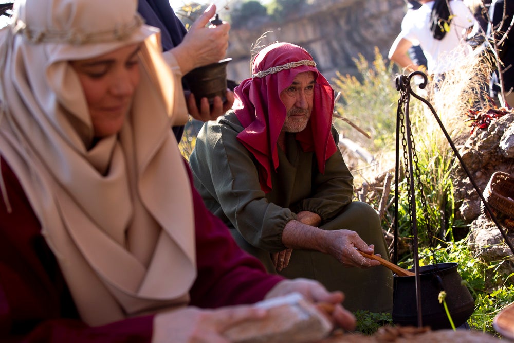 El anejo motrileño de Tablones ha vuelto a organizar su exitoso Belén Viviente, que el municipio 'utiliza' como reclamo turístico
