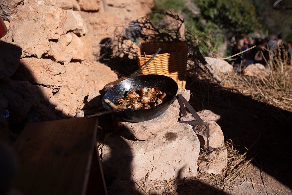 El anejo motrileño de Tablones ha vuelto a organizar su exitoso Belén Viviente, que el municipio 'utiliza' como reclamo turístico