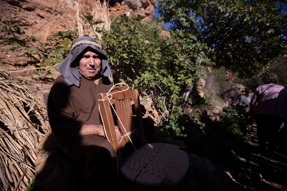 El anejo motrileño de Tablones ha vuelto a organizar su exitoso Belén Viviente, que el municipio 'utiliza' como reclamo turístico